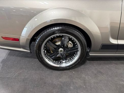 Used 2005 Ford Mustang GT RWD image 28