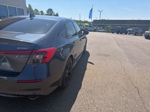 Used 2023 Honda Civic Sport image 4