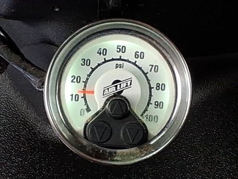 Used 2016 RAM 1500 ST AWD/4WD image 18