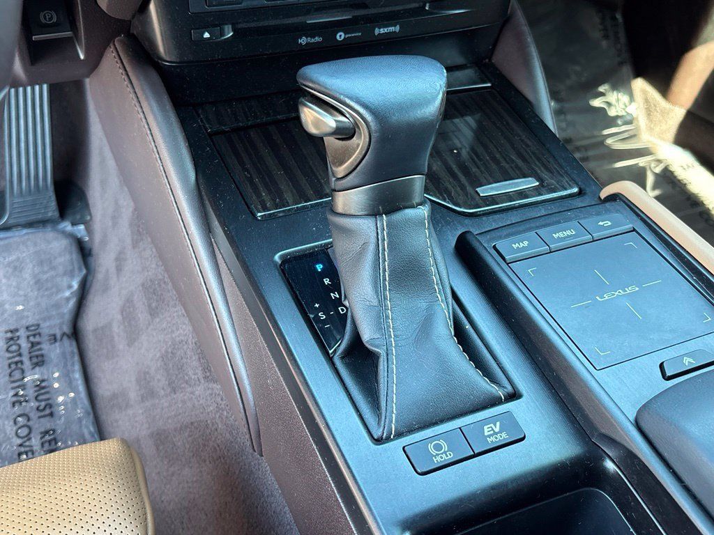 Used 2019 Lexus ES 300h w/ Accessory Package 2 FWD image 16