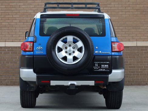 Used 2007 Toyota FJ Cruiser 2WD image 10