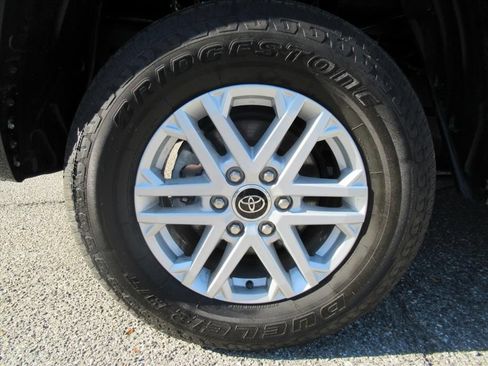 Used 2024 Toyota Tundra SR5 w/ SR5 Convenience Package AWD/4WD image 8