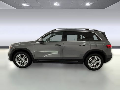 Used 2021 Mercedes-Benz GLB 250 4MATIC image 2