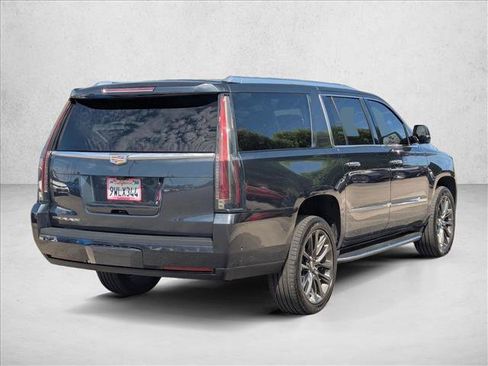 Used 2020 Cadillac Escalade ESV Luxury RWD image 5