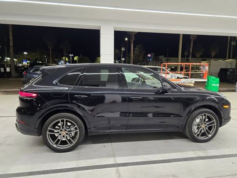 Used 2020 Porsche Cayenne Turbo image 7