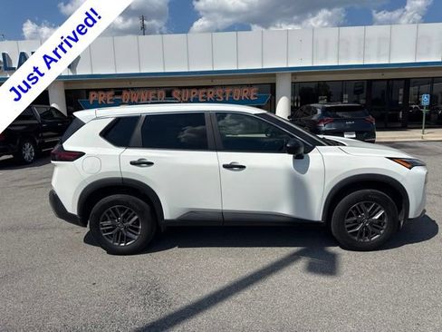 Used 2023 Nissan Rogue S AWD/4WD image 2