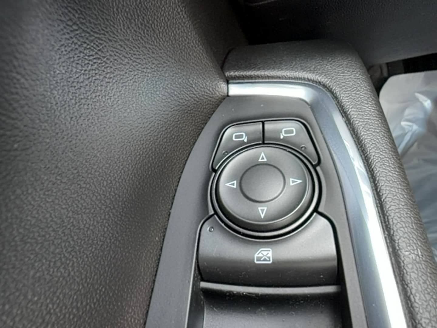 Used 2024 Chevrolet Silverado 1500 LT AWD/4WD image 19
