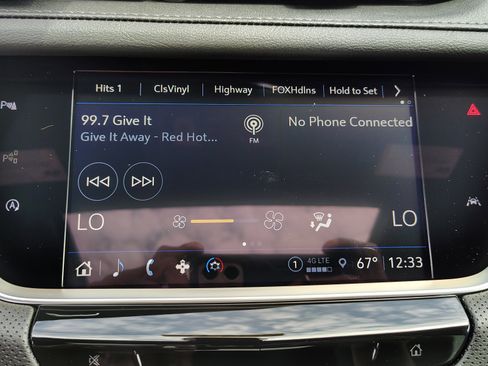 New 2025 Cadillac XT6 Luxury image 25