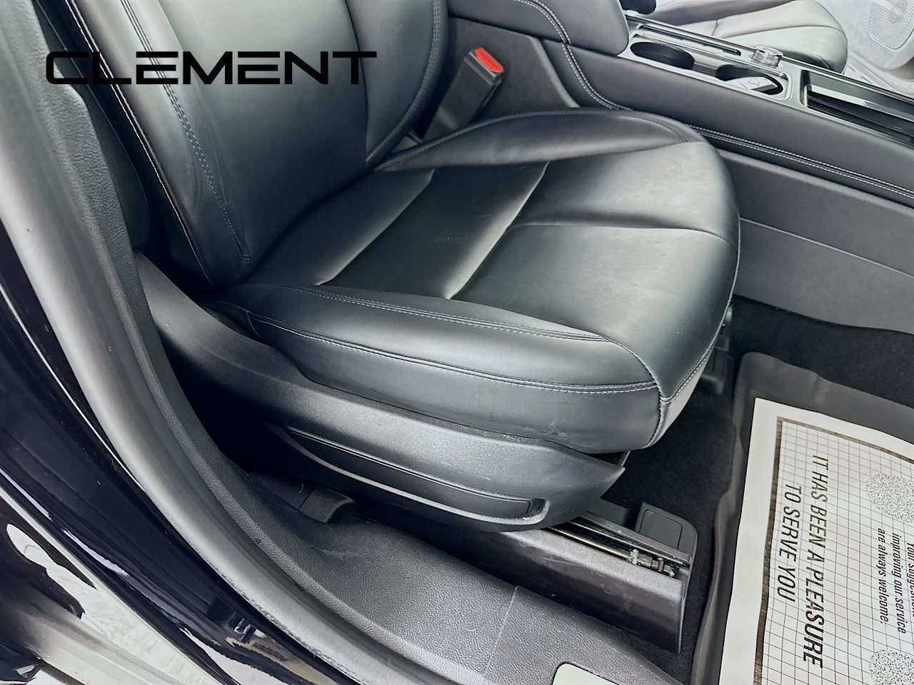Used 2025 Lincoln Corsair AWD image 31