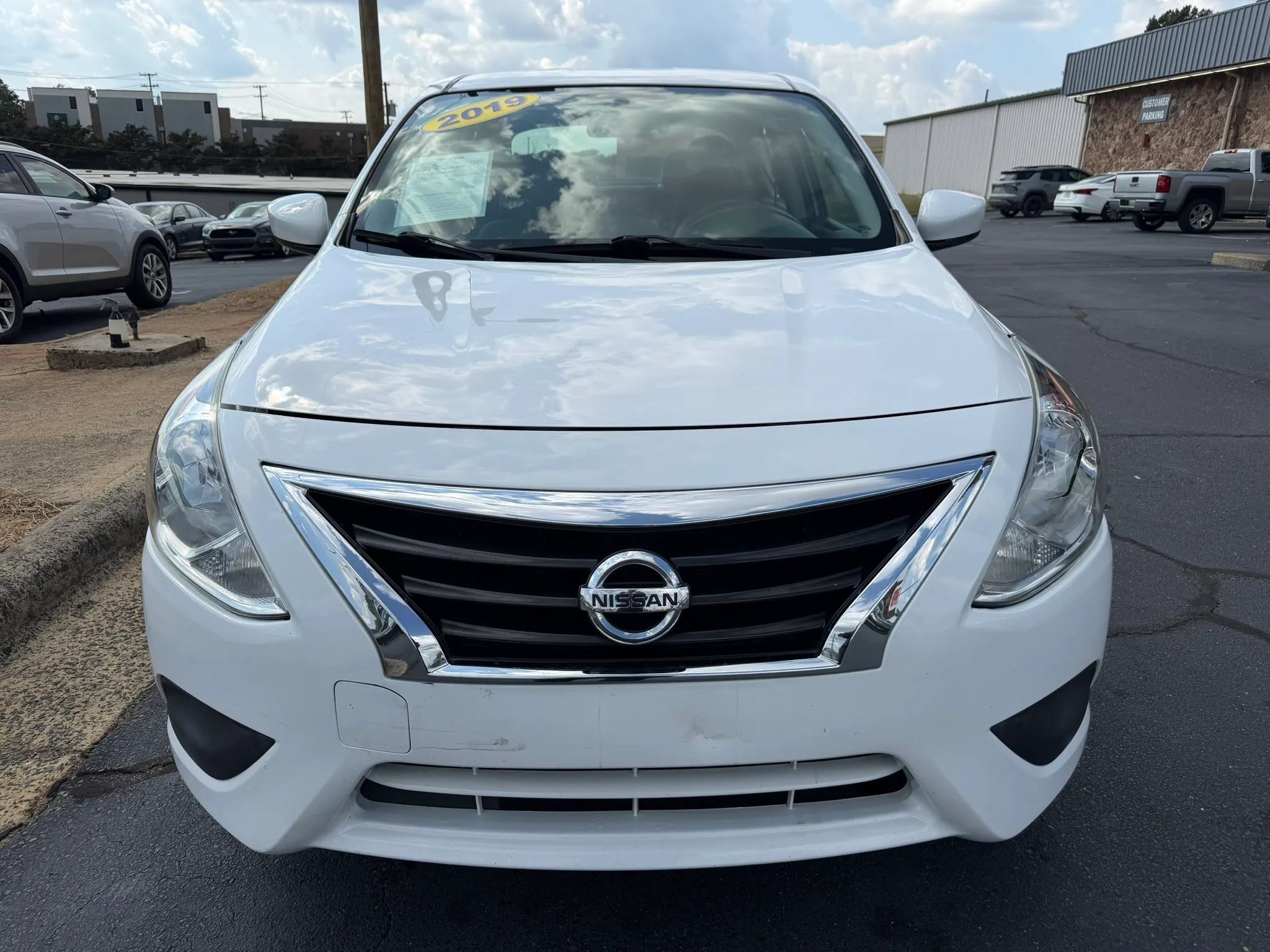 Used 2019 Nissan Versa SV FWD image 2