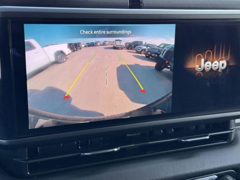 Certified 2025 Jeep Wrangler Sahara AWD/4WD image 17