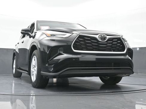 Used 2023 Toyota Highlander L image 58