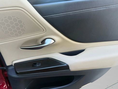 Used 2019 Lexus ES 350 w/ Premium Package image 27