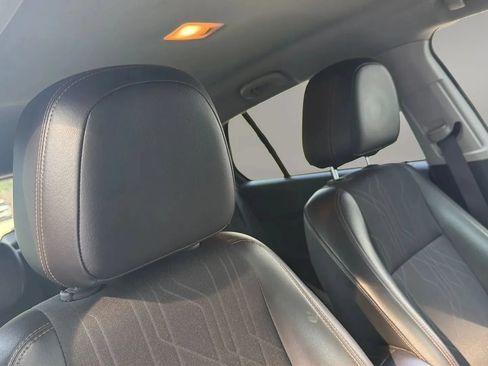 Used 2020 Chevrolet Trax LT AWD/4WD image 36