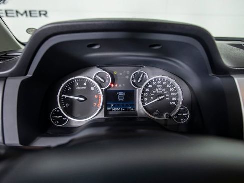 Used 2017 Toyota Tundra Limited w/ Limited Premium Package image 26