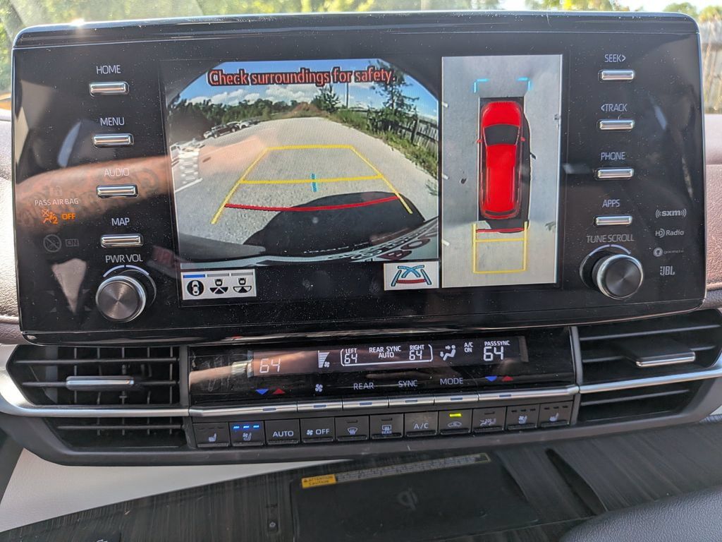 Used 2021 Toyota Sienna Platinum FWD image 21
