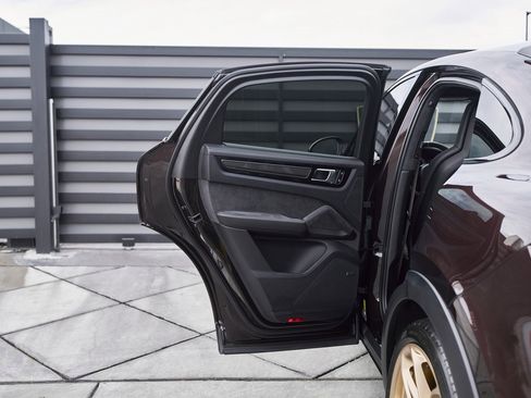 Used 2022 Porsche Cayenne Turbo GT image 26