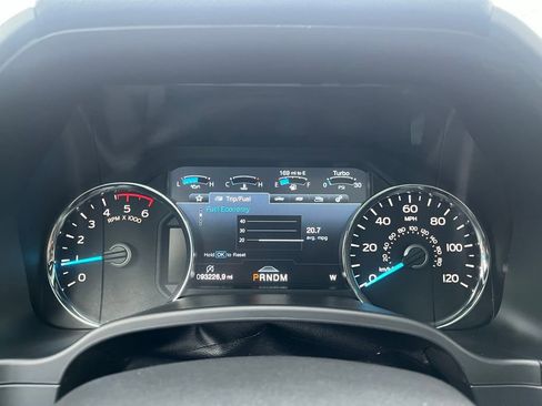 Used 2018 Ford F150 Platinum w/ Equipment Group 701A Luxury image 15