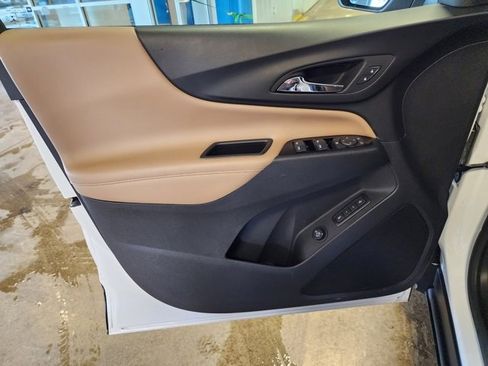 Used 2022 Chevrolet Equinox Premier image 10