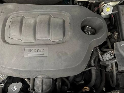 Used 2009 Chevrolet HHR LS image 13