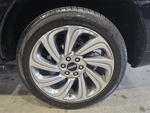 Used 2024 Lincoln Navigator Premiere image 34