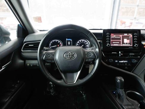 Used 2024 Toyota Camry SE image 21