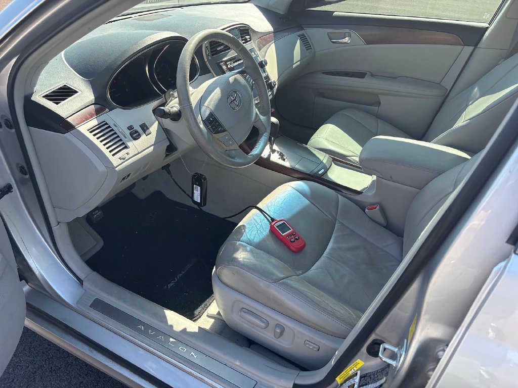 Used 2011 Toyota Avalon FWD image 9