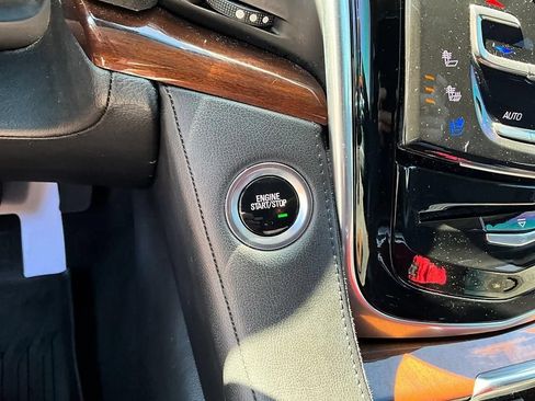 Used 2020 Cadillac Escalade Luxury AWD/4WD image 21