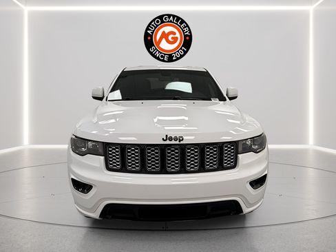 Used 2020 Jeep Grand Cherokee Altitude AWD/4WD image 2