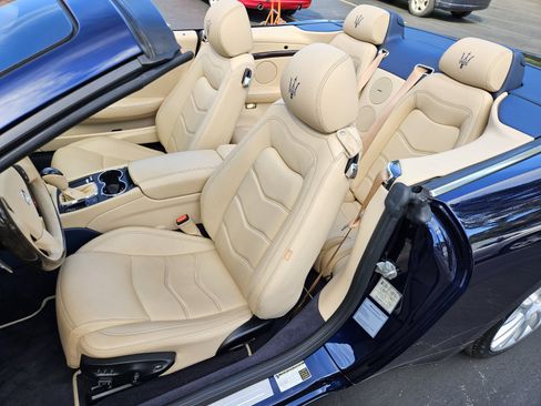 Used 2015 Maserati GranTurismo Convertible RWD image 2