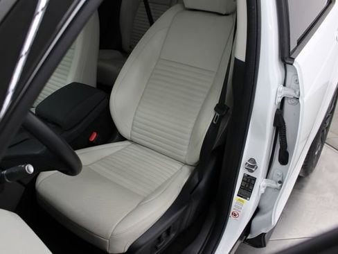 Used 2023 Land Rover Discovery Sport SE AWD/4WD image 26