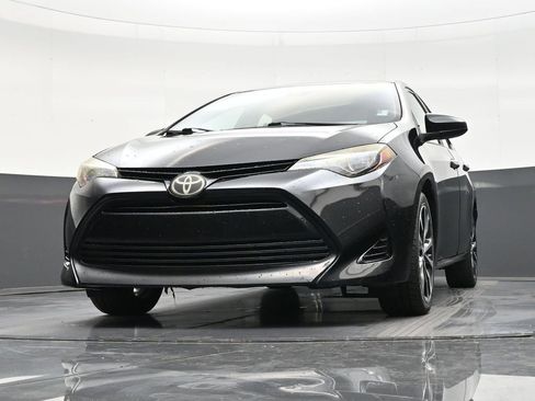 Used 2018 Toyota Corolla LE image 28