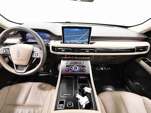 Used 2022 Lincoln Aviator Reserve w/ Equipment Group 201A image 3