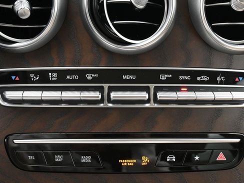 Used 2021 Mercedes-Benz GLC 300 4MATIC image 23