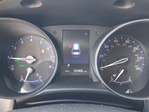 Used 2019 Toyota C-HR XLE FWD image 14