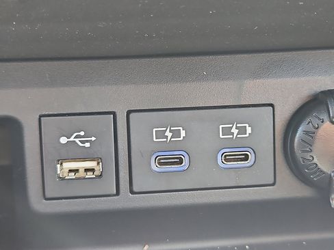 Used 2022 Toyota Highlander XLE image 28