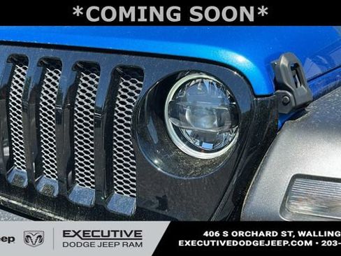 Used 2023 Jeep Wrangler Sport AWD/4WD image 7