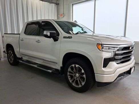 Used 2023 Chevrolet Silverado 1500 High Country w/ Z71 Off-Road Package AWD/4WD image 4