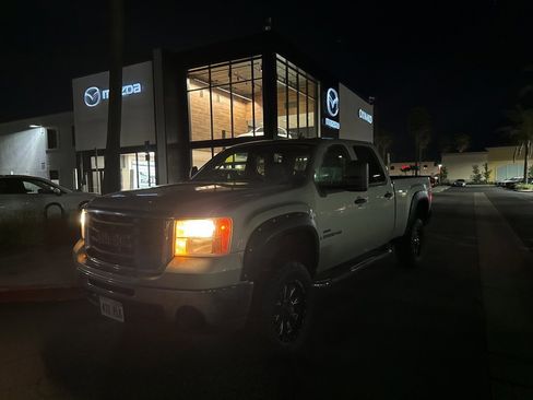 Used 2008 GMC Sierra 2500 SLE w/ Convenience Package image 1