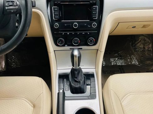 Used 2013 Volkswagen Passat 2.5 SE image 14