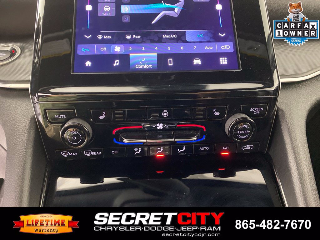 Used 2023 Jeep Grand Cherokee L Laredo AWD/4WD image 21
