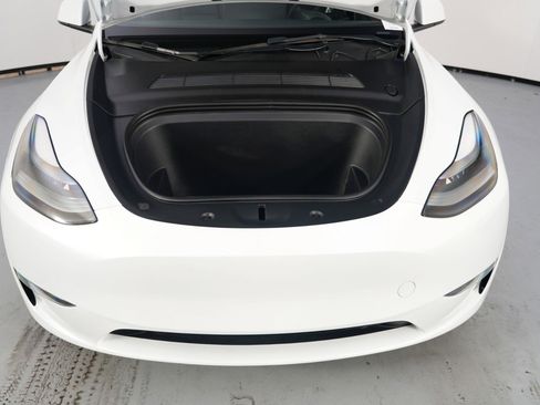 Used 2023 Tesla Model Y Long Range image 8