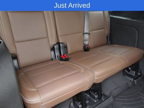 Used 2023 Chevrolet Suburban High Country AWD/4WD image 11