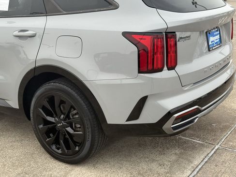 Used 2022 Kia Sorento SX image 15