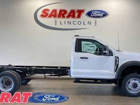 New 2026 Ford F550 XL REG CAB 169 WB w/ XL Chrome Package image 1