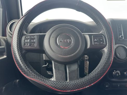 Used 2016 Jeep Wrangler Sport w/ Connectivity Group AWD/4WD image 10