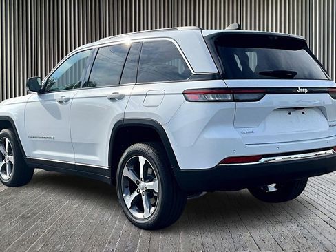 New 2025 Jeep Grand Cherokee Limited w/ Luxury Tech Group II image 3