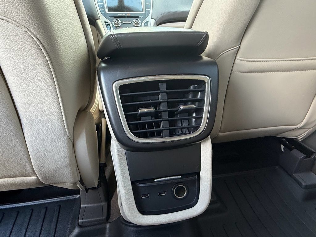 Used 2019 Lincoln Nautilus FWD image 12