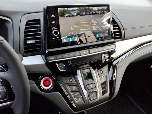 New 2026 Honda Odyssey Touring image 17
