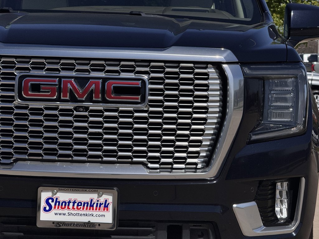 Used 2023 GMC Yukon Denali AWD/4WD image 8